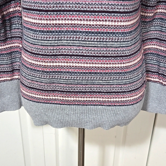 L.L.Bean signature Sweater. Women's Medium. Grey, pink stripped. Size M - Picture 4 of 9